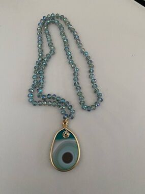 Women’s Fashionable Gold-Trim Teal Agate Pendant Necklace with Beaded Chain.